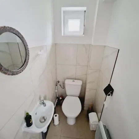 Maison Calme Et Toute Equipee Avec Jardin *